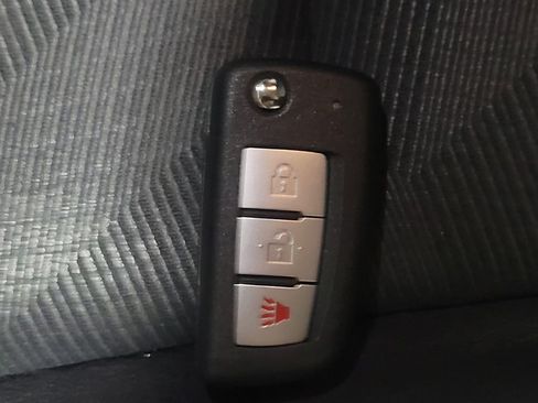 Used 2016 Nissan Rogue S AWD/4WD image 32