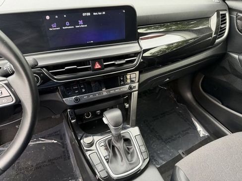 Certified 2025 Kia Seltos S FWD image 17