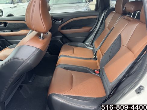 Used 2025 Subaru Forester Touring AWD/4WD image 38