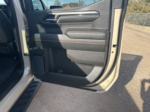 Used 2022 GMC Sierra 1500 AT4 image 31