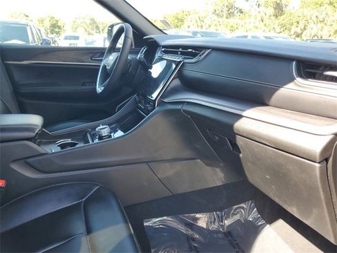 Used 2024 Jeep Grand Cherokee Limited 4xe image 34