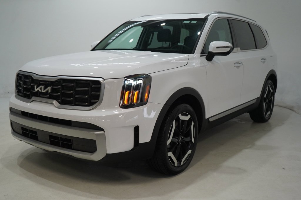 Used 2025 Kia Telluride S AWD/4WD image 3