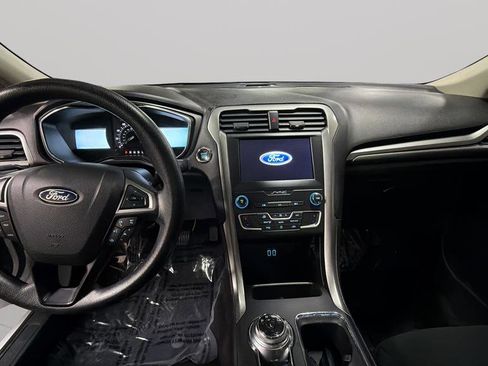 Used 2020 Ford Fusion SE image 9