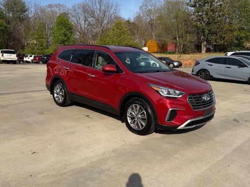 Used 2017 Hyundai Santa Fe SE w/ Cargo Package image 6