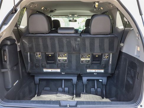 Used 2017 Toyota Sienna SE FWD image 34