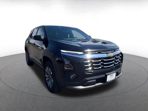 Used 2025 Chevrolet Equinox LT FWD image 3