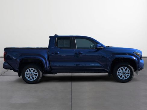 Used 2025 Toyota Tacoma SR5 image 6