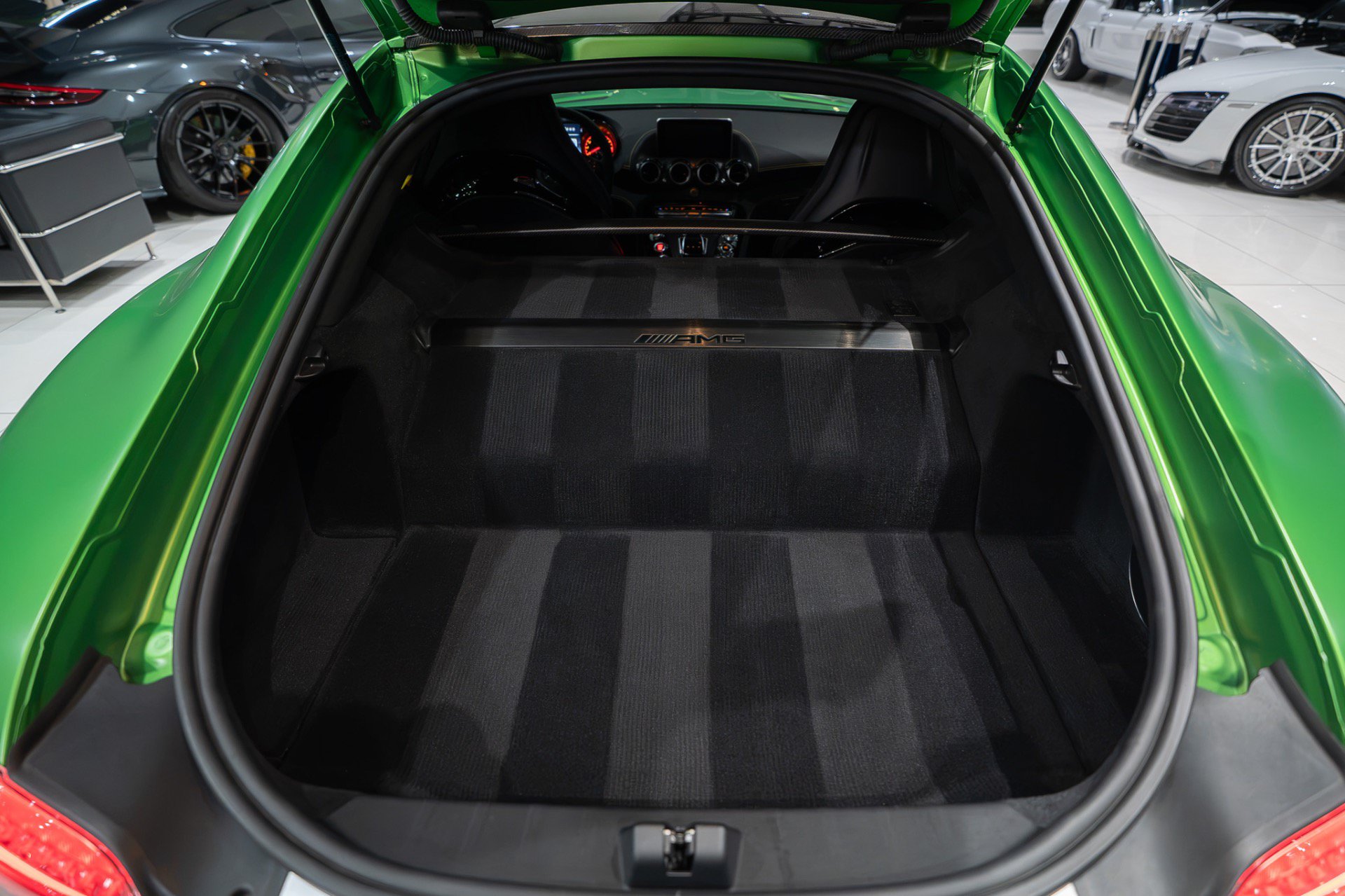Used 2018 Mercedes-Benz AMG GT R w/ Exclusive Interior Package image 44