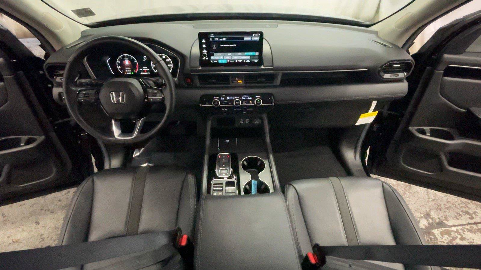 Certified 2025 Honda Pilot EX-L image 30