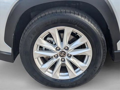 Used 2023 Toyota Corolla Cross LE image 21