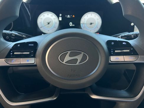 Used 2024 Hyundai Elantra SEL FWD image 25