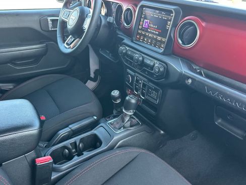 Used 2023 Jeep Wrangler Unlimited Rubicon image 16