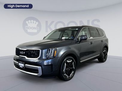 Used 2023 Kia Telluride EX w/ EX Captain's Chair Package