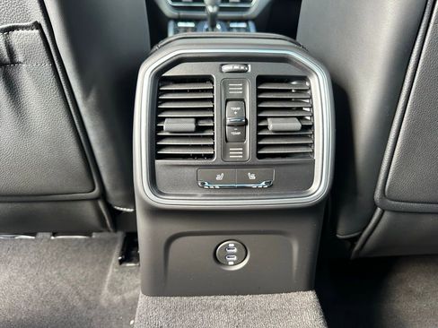 Used 2026 Porsche Macan image 39