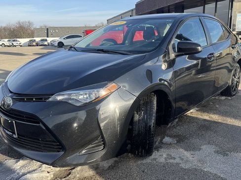 Used 2019 Toyota Corolla LE image 4