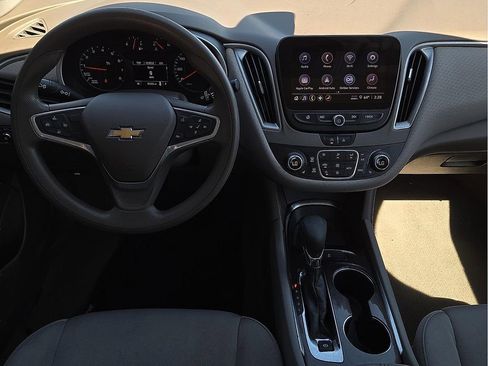 Used 2022 Chevrolet Malibu LT image 10