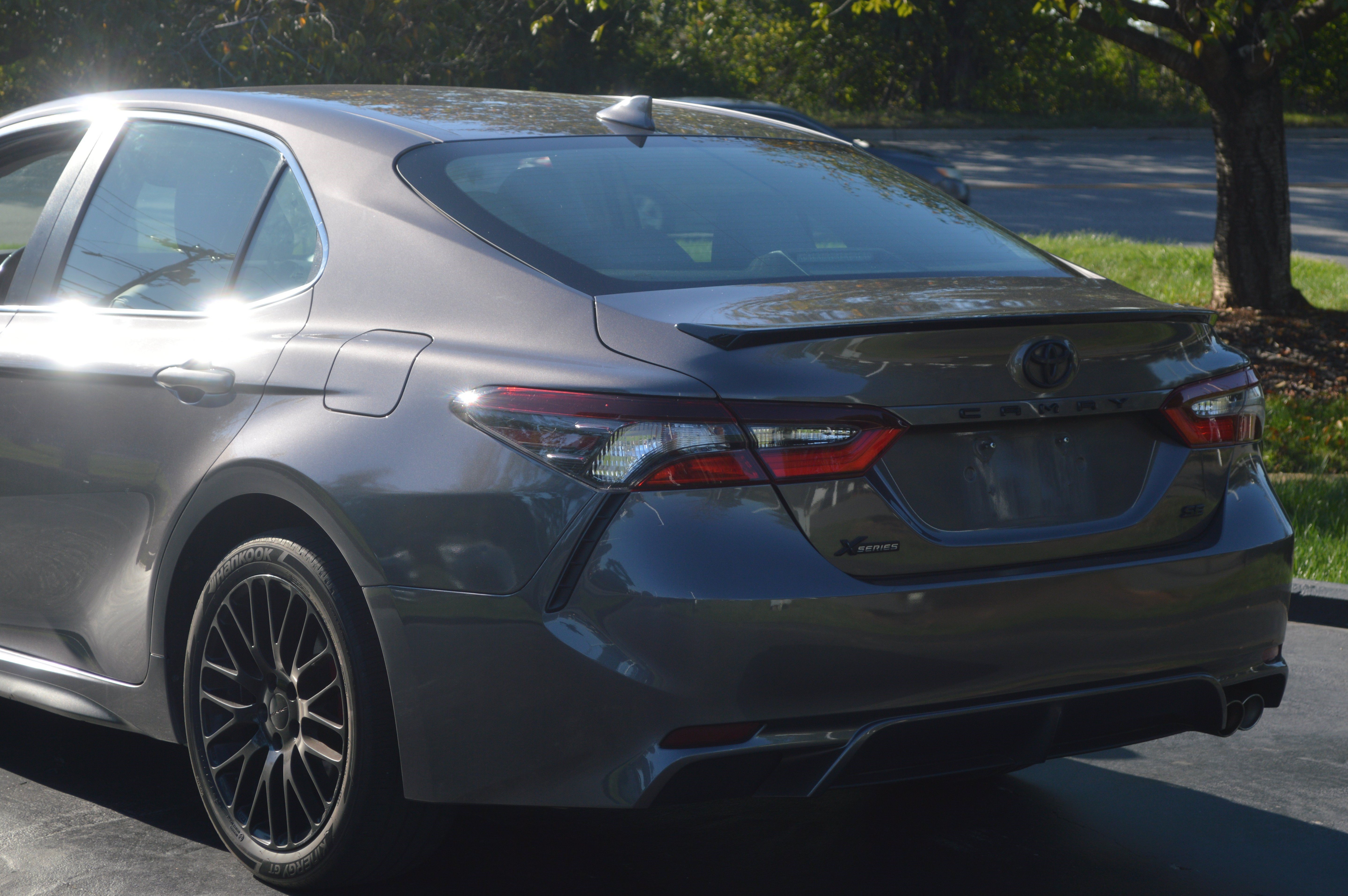 Used 2021 Toyota Camry SE w/ Convenience Package FWD image 2