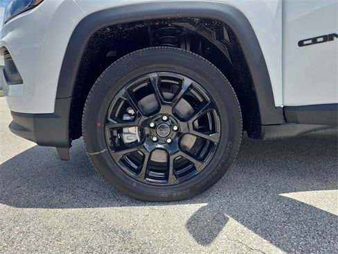 New 2025 Jeep Compass Latitude w/ Altitude Special Edition image 27