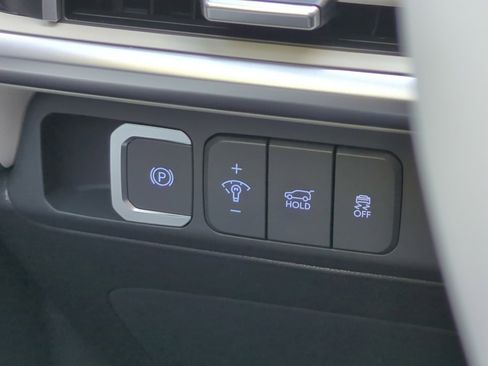 Certified 2026 Hyundai Santa Fe SE AWD/4WD image 32