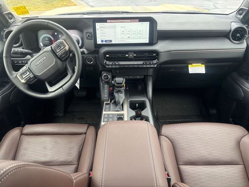 Used 2025 Toyota Land Cruiser image 13