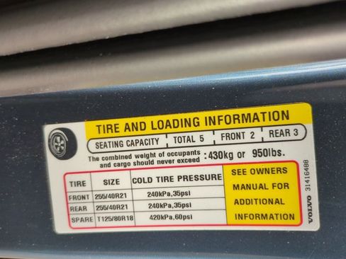 Used 2024 Volvo XC60 B5 Ultimate w/ Protection Package Premier image 14