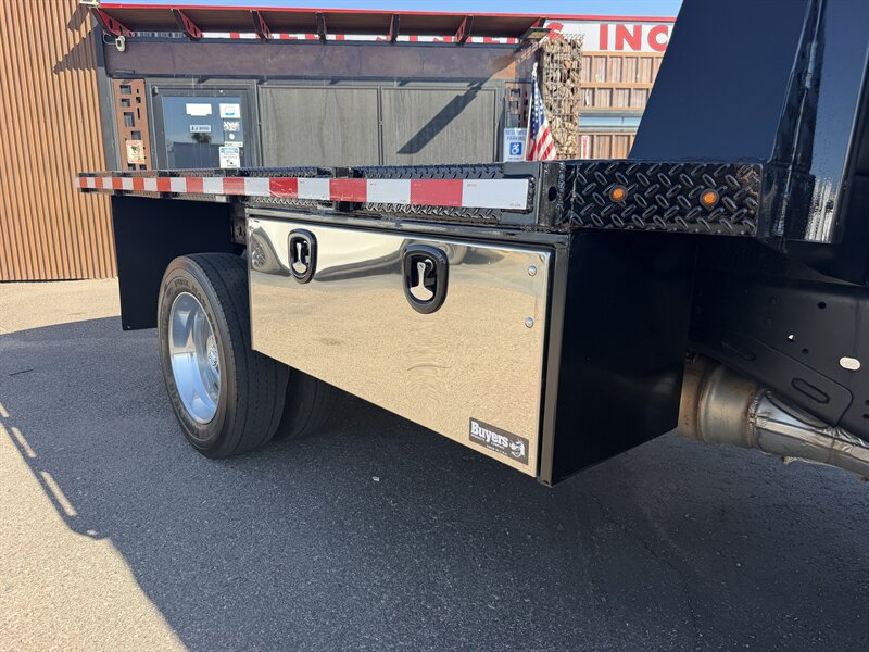 Used 2024 RAM 5500 Tradesman w/ Chrome Appearance Group RWD image 12