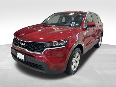 Used 2022 Kia Sorento LX image 3