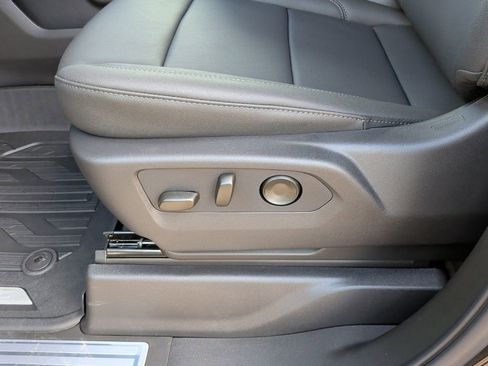 New 2026 GMC Sierra 1500 SLT image 14