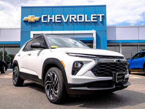 Used 2024 Chevrolet TrailBlazer RS w/ Convenience Package AWD/4WD image 1