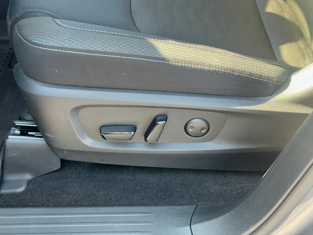 Certified 2025 Nissan Pathfinder SV FWD image 20