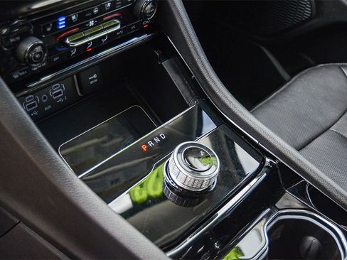 Used 2023 Jeep Grand Cherokee Limited w/ Luxury Tech Group II image 19