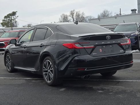 Used 2025 Toyota Camry XLE image 4