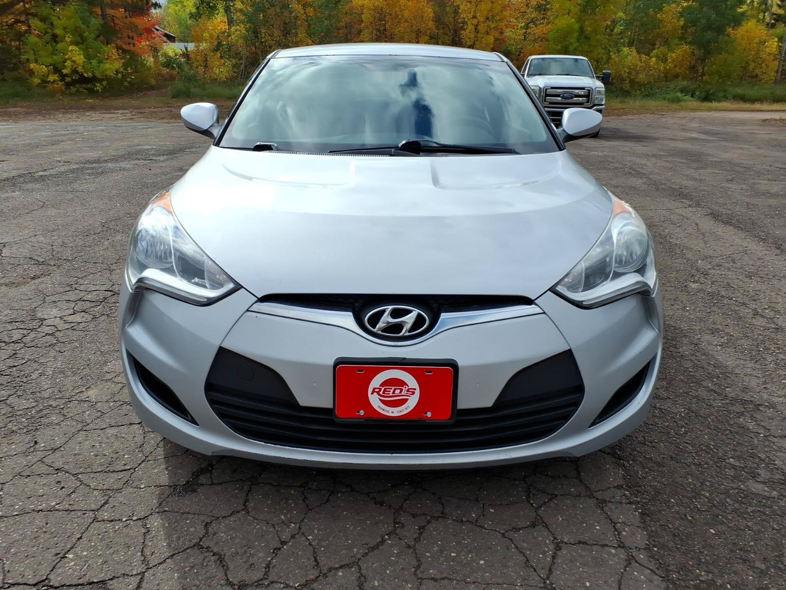 Used 2016 Hyundai Veloster FWD image 9