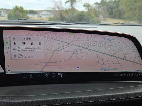 Used 2025 Cadillac XT4 Premium Luxury image 3