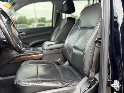Used 2018 Chevrolet Suburban LT RWD image 13