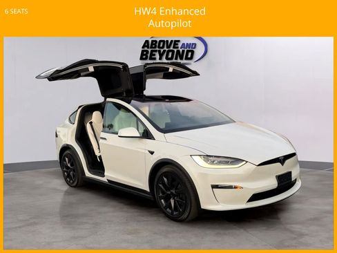 Used 2023 Tesla Model X image 9