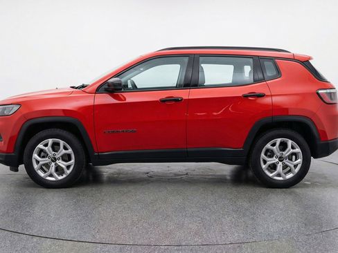 Used 2025 Jeep Compass Latitude image 5