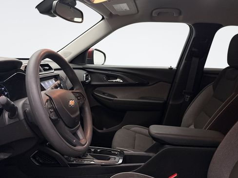 Used 2023 Chevrolet TrailBlazer LT w/ Convenience Package image 9