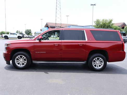 Used 2015 Chevrolet Suburban LT RWD image 31