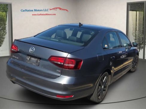 Used 2018 Volkswagen Jetta Sport image 3