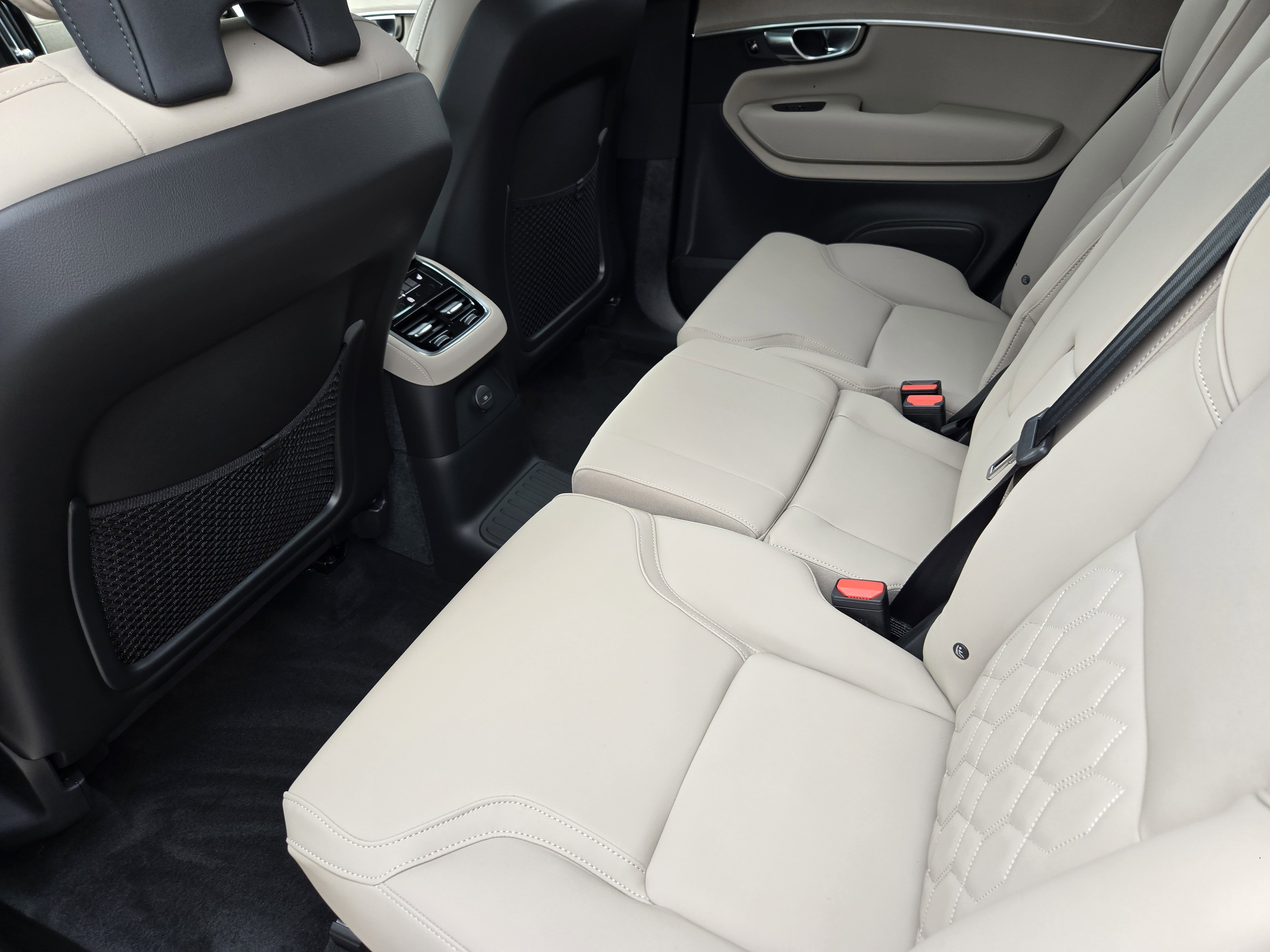 New 2026 Volvo XC90 T8 Plus AWD/4WD image 29