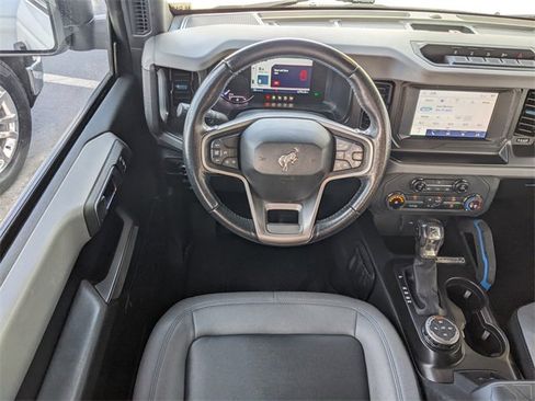 Used 2022 Ford Bronco Black Diamond w/ Sasquatch Package image 11