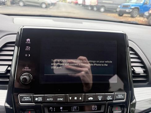 Used 2024 Honda Odyssey Elite image 23