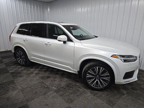 Used 2022 Volvo XC90 T6 Momentum w/ Climate Package image 1
