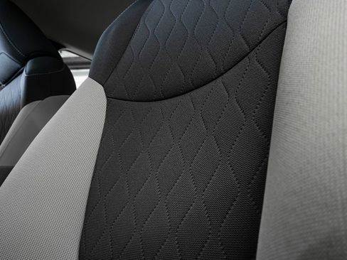 Used 2021 Toyota Corolla LE image 35