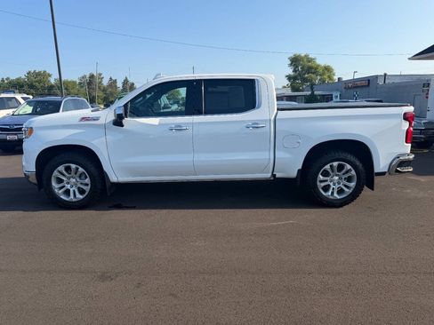 Used 2022 Chevrolet Silverado 1500 LTZ AWD/4WD image 2