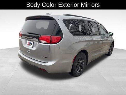 Used 2019 Chrysler Pacifica Limited w/ S Appearance Package image 6