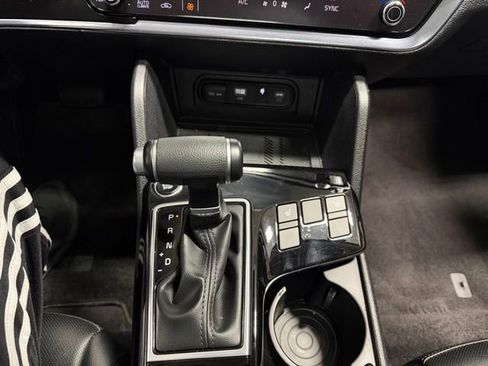 Used 2025 Kia Sportage EX w/ Premium Package AWD/4WD image 40