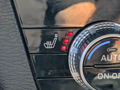 Used 2023 Mitsubishi Outlander SE image 55