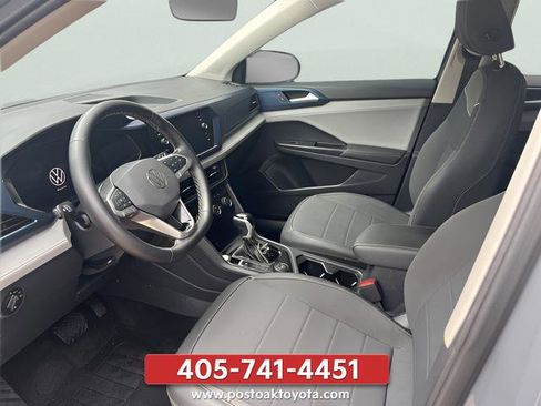 Used 2024 Volkswagen Taos SE w/ Panoramic Sunroof Package AWD/4WD image 15
